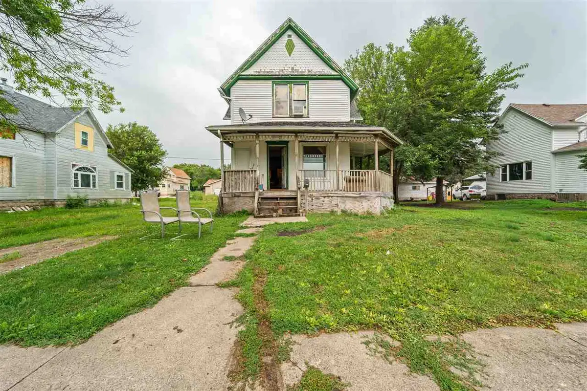 715 SW 1st Street, Clarion, IA 50525 - #1
