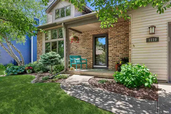 1119 Deerfield Drive, Iowa City, IA 52246