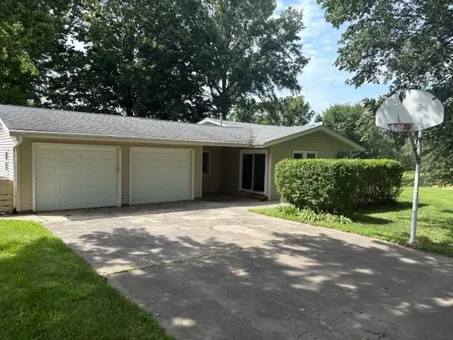 3874 NE Martin Lane, Iowa City, IA 52240 - #3