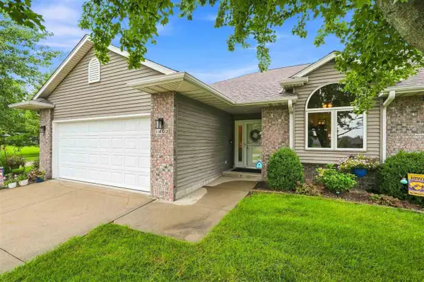 1402 Compton Pl, Iowa City, IA 52240