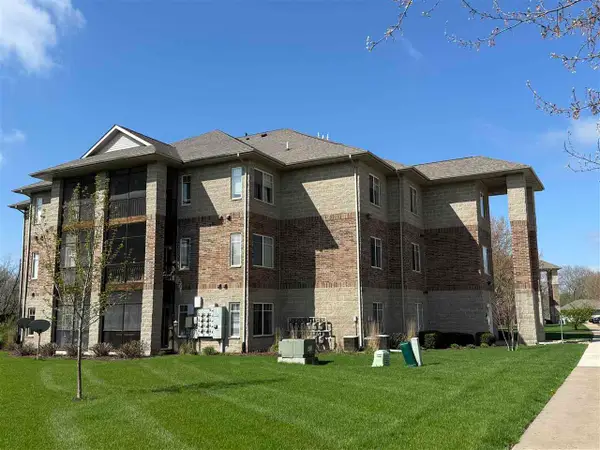 4439 Berkeley Ln, Iowa City, IA 52245