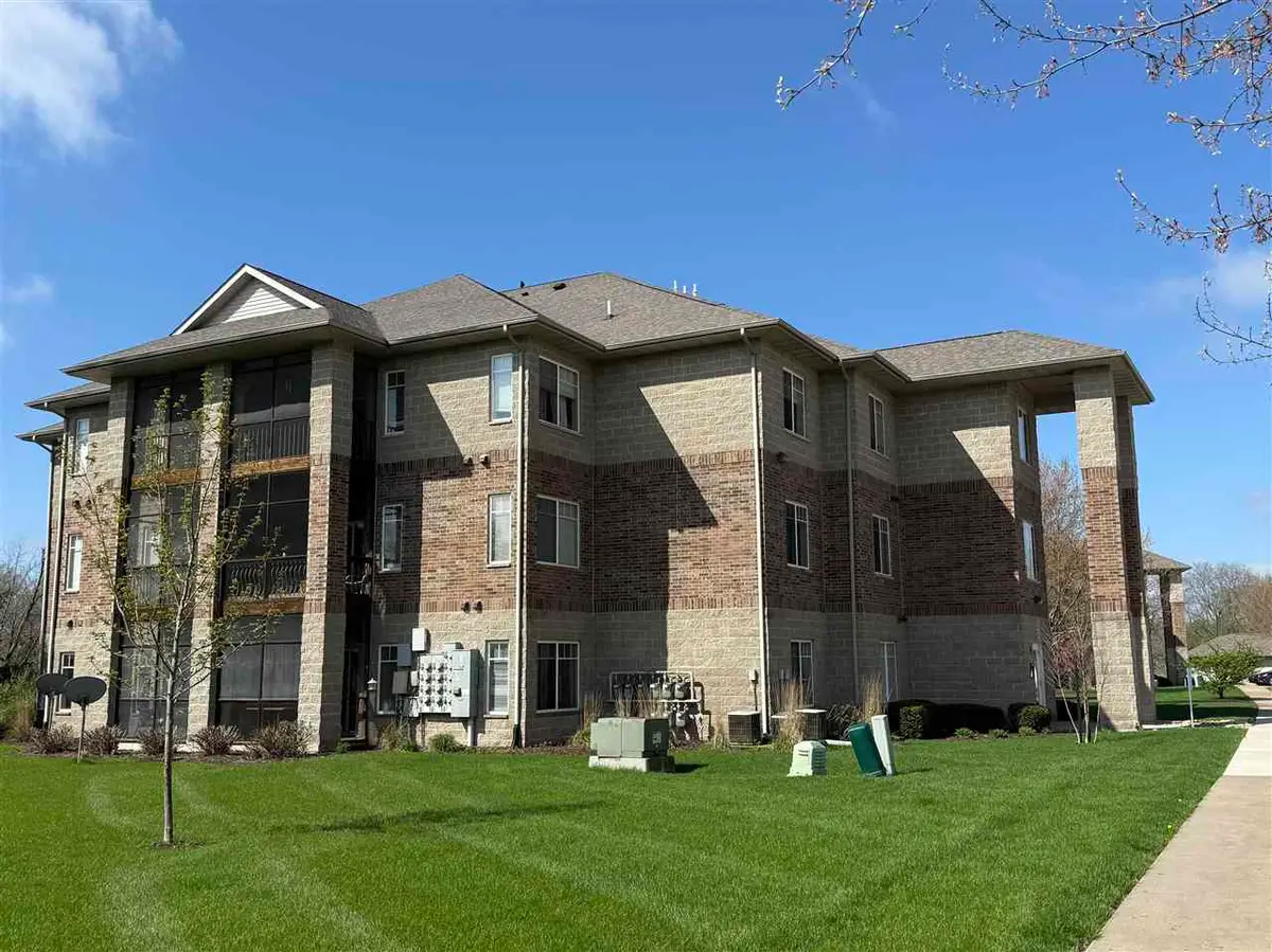 4385 Berkeley Ln, Iowa City, IA 52245 - #1