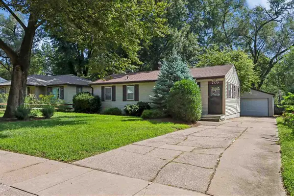 709 5th ave Place, Coralville, IA 52241