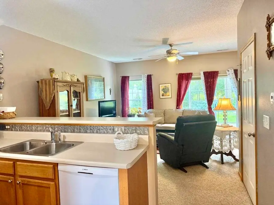 88 Thistle Ct, Iowa City, IA 52240 - #2
