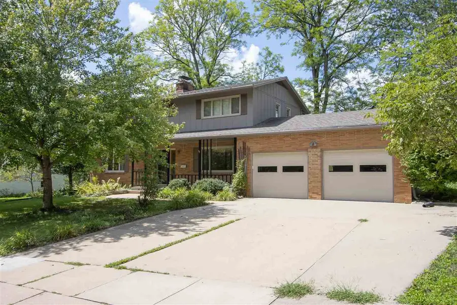 347 Koser Ave, Iowa City, IA 52246 - #2