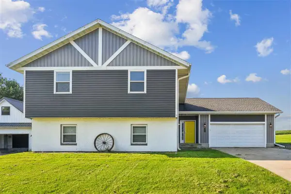 425 3rd Street SW, Swisher, IA 52338