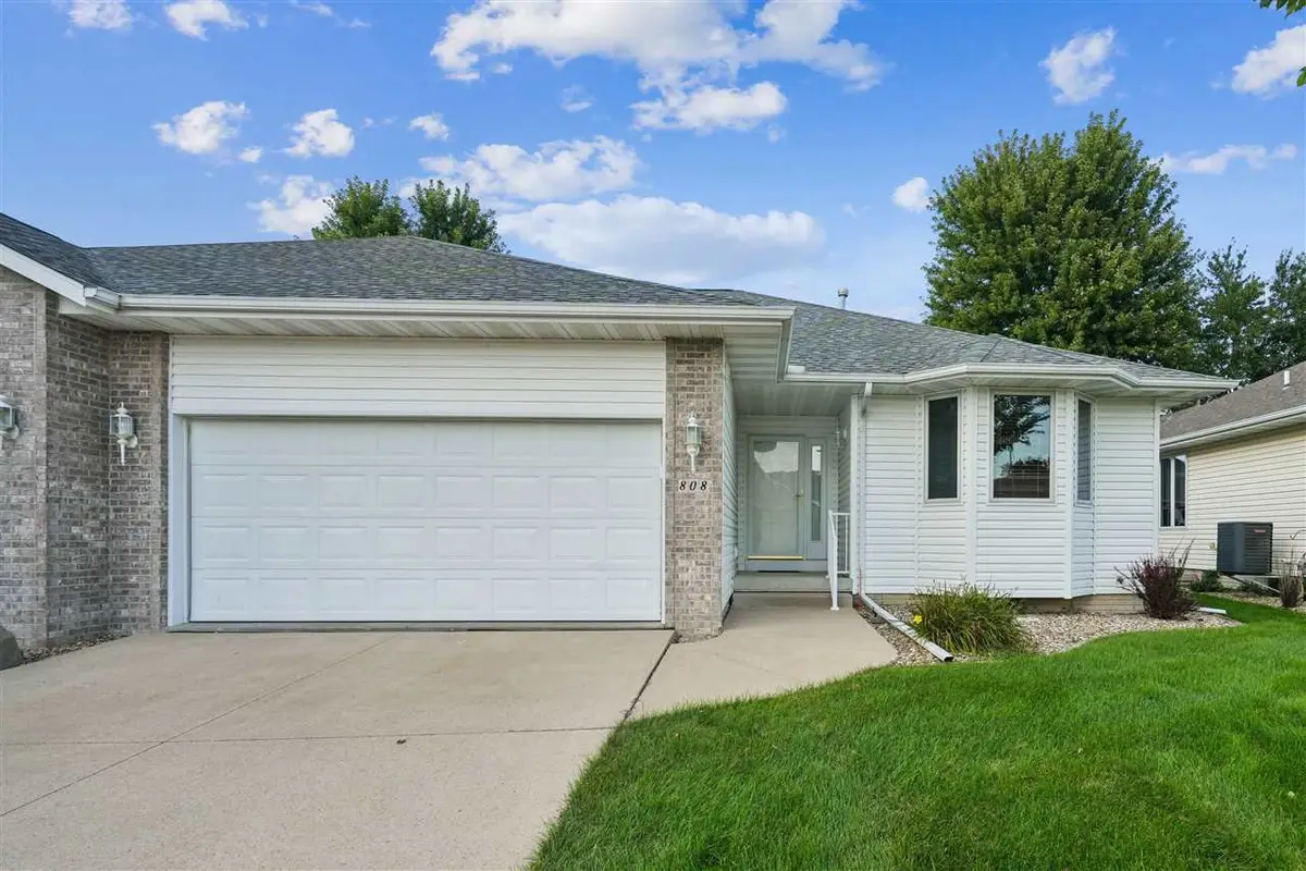 808 Winterberry Pl NE, Cedar Rapids, IA 52402 - #1