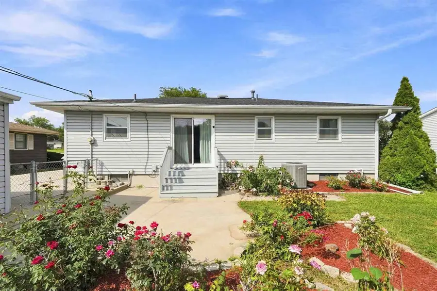 2143 NE Richard Drive, Cedar Rapids, IA 52402 - #2