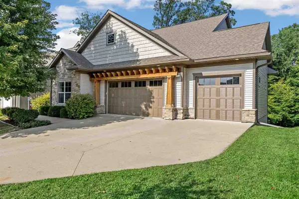 856 Sugar Loaf Circle, Iowa City, IA 52245