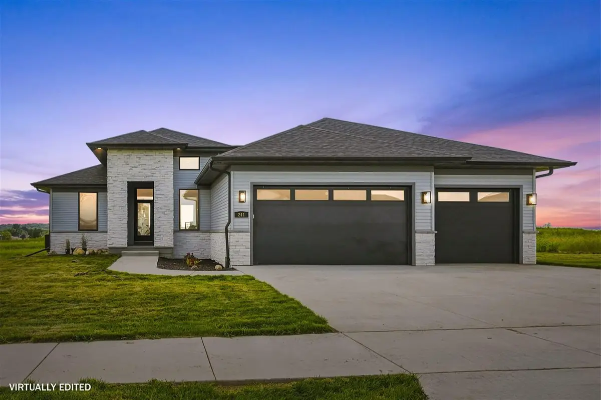 241 Howard Ave NW, Swisher, IA 52338 - #1
