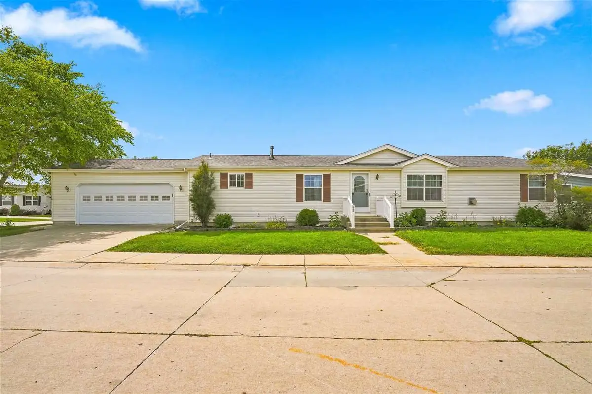 268 Paddock Cir, Iowa City, IA 52240 - #1