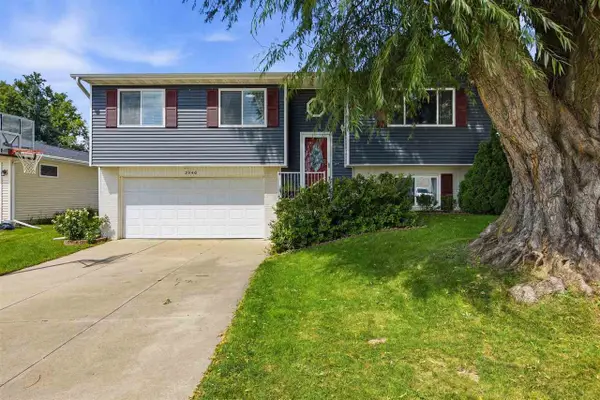 2540 Copper Dr, Marion, IA 52302