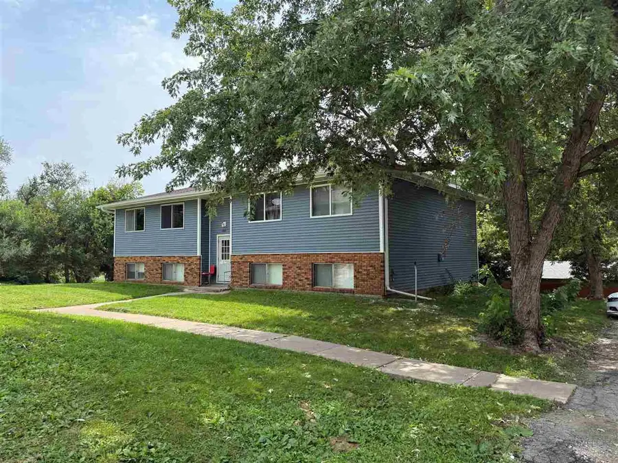 2841 Cory Ct SW, Cedar Rapids, IA 52404 - #3