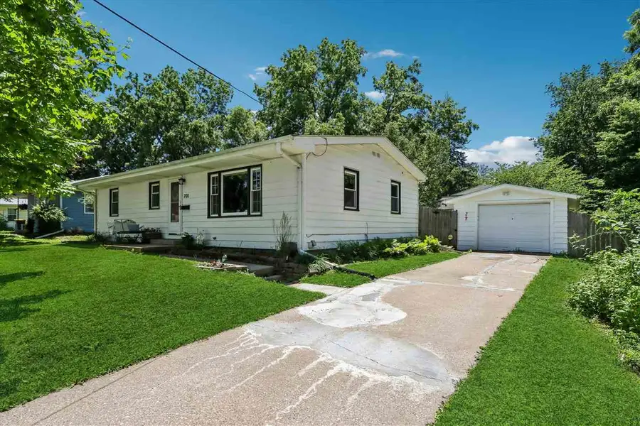 701 Caroline Avenue, Iowa City, IA 52245 - #2