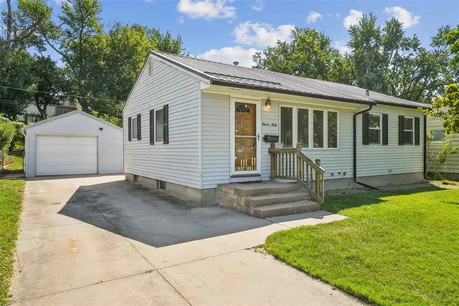 1140 Crestview Dr SE, Cedar Rapids, IA 52403 - #2