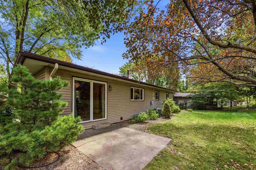 125 Potomac Dr, Iowa City, IA 52245 - #3
