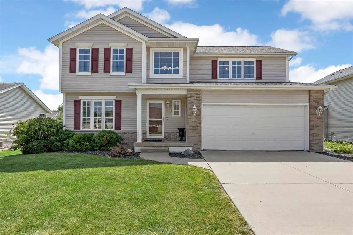 729 74th St NE, Cedar Rapids, IA 52402 - #1
