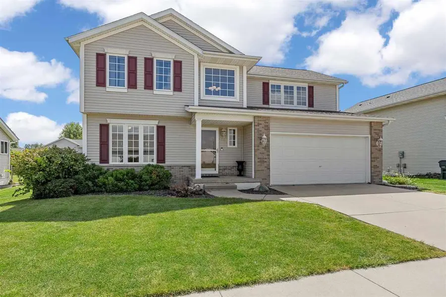 729 74th St NE, Cedar Rapids, IA 52402 - #2