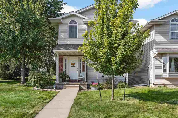 527 Penn Ct, North Liberty, IA 52317