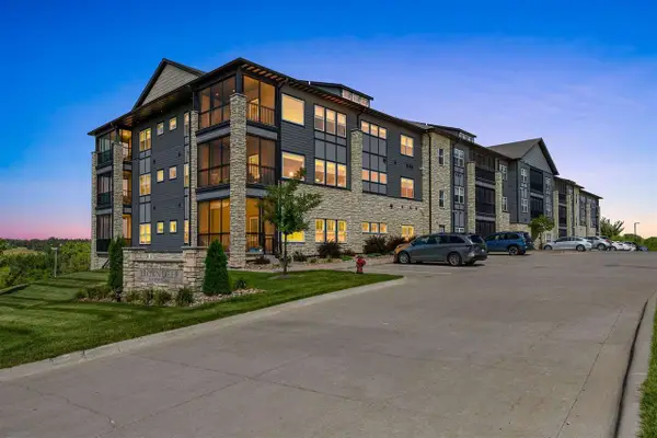 1920 Country Club Drive, Coralville, IA 52241