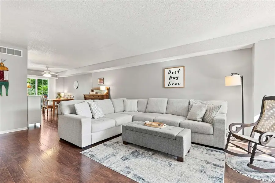 702 West Side Dr, Iowa City, IA 52246 - #2