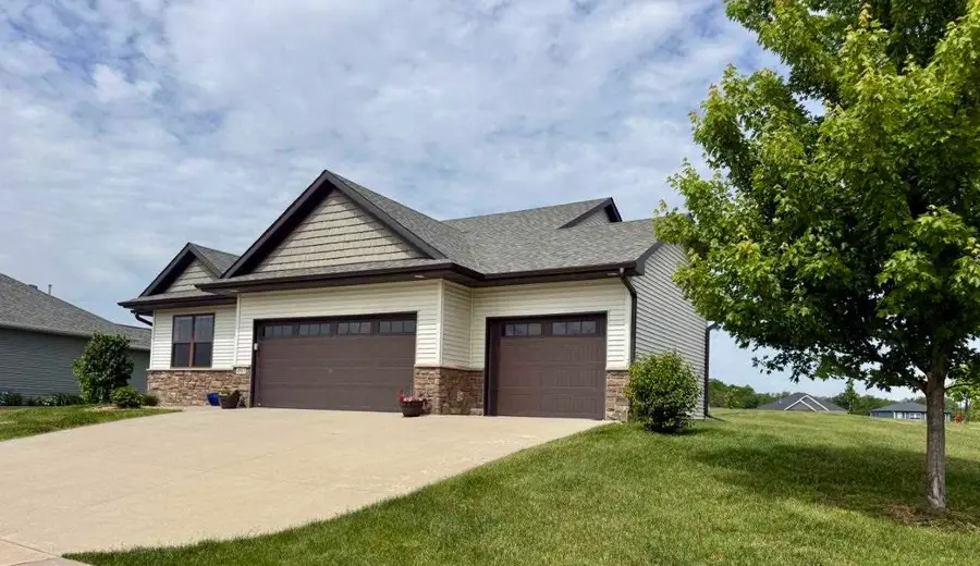 4983 Preston Ln, Iowa City, IA 52246 - #2