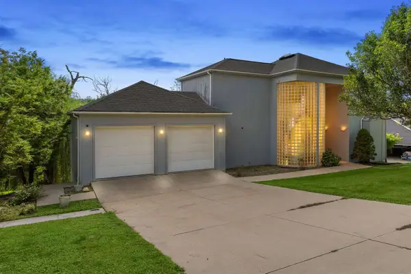 4315 Pioneer Trl SE, Cedar Rapids, IA 52403