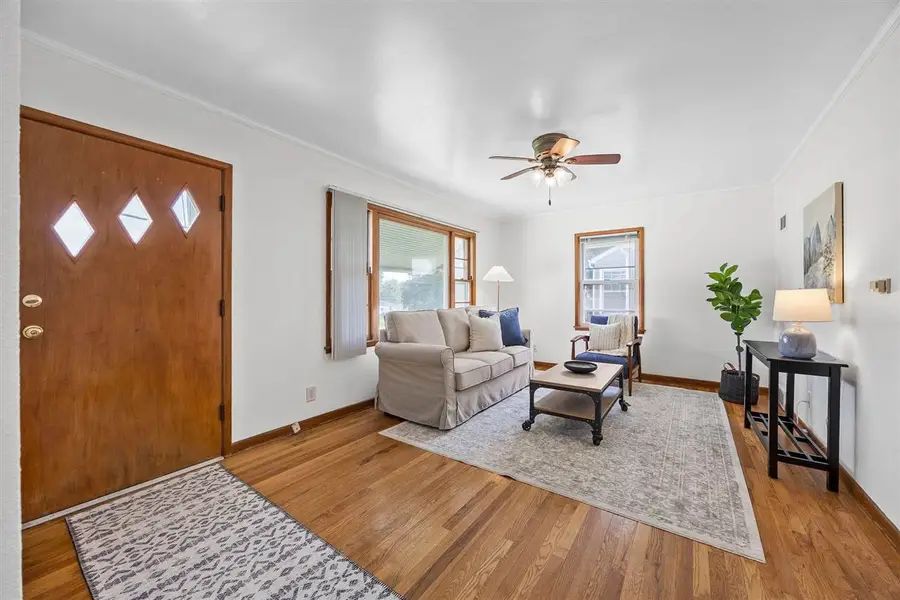 2414 Bowling St SW, Cedar Rapids, IA 52404 - #2
