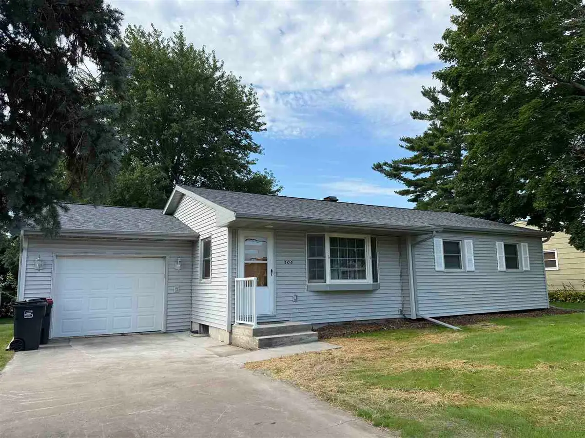 306 W Orange, West Branch, IA 52358 - #1