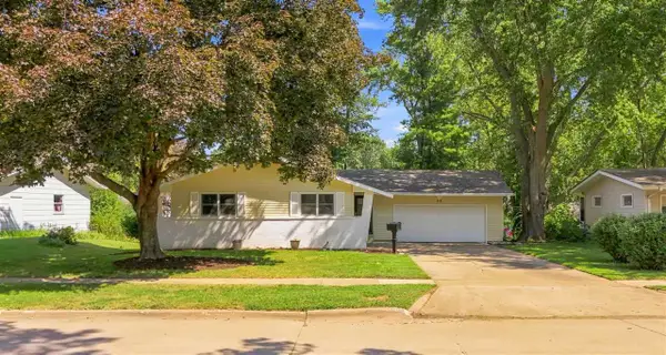 218 Shrader Rd, Iowa City, IA 52245