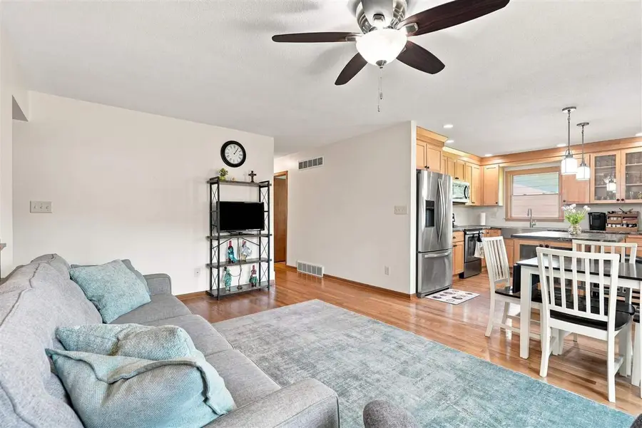 218 Shrader Rd, Iowa City, IA 52245 - #3