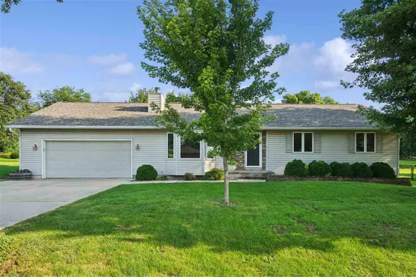 460 West B Ave, Walford, IA 52351