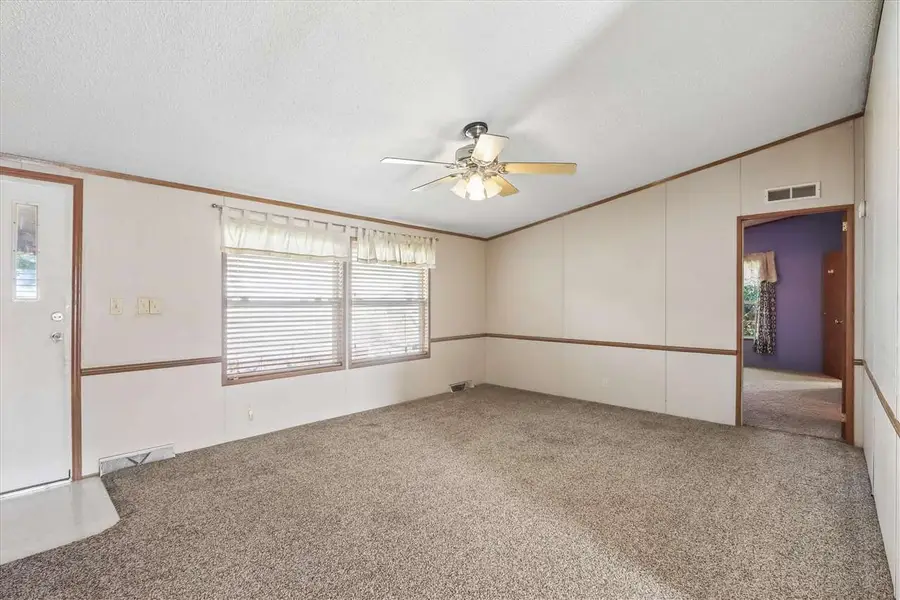 24 Erobi Ln, Iowa City, IA 52240 - #2