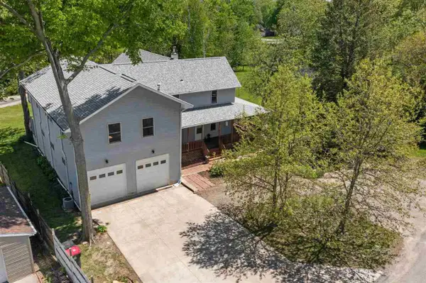 1828 NE Shady Lne, North Liberty, IA 52317