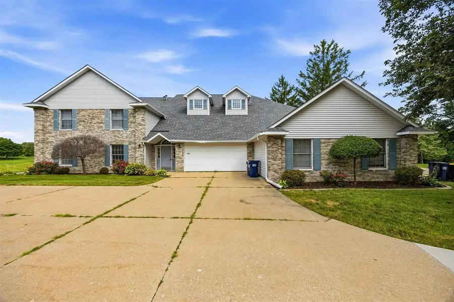 2301 Willowbrooke Ln, Iowa City, IA 52246 - #2