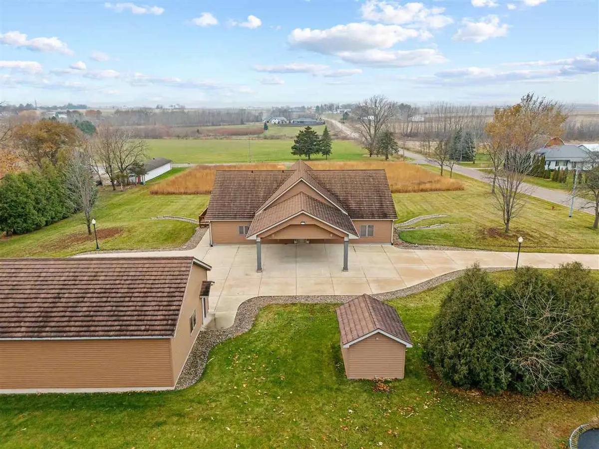 101 E 13th St, Sumner, IA 50674 - #1