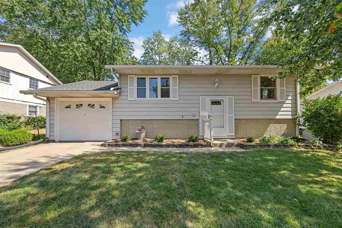 1108 Dover St, Iowa City, IA 52240 - #1