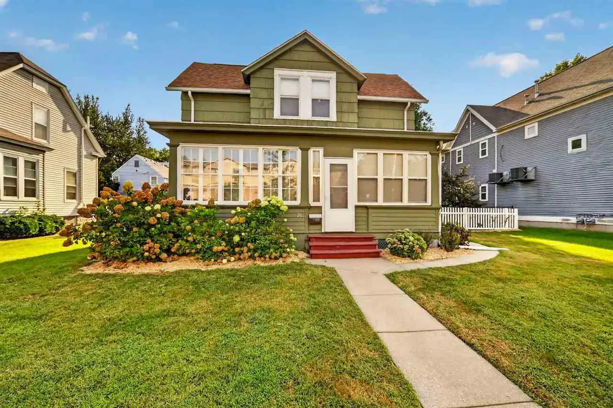 26 N Governor Street, Iowa City, IA 52245 - #1