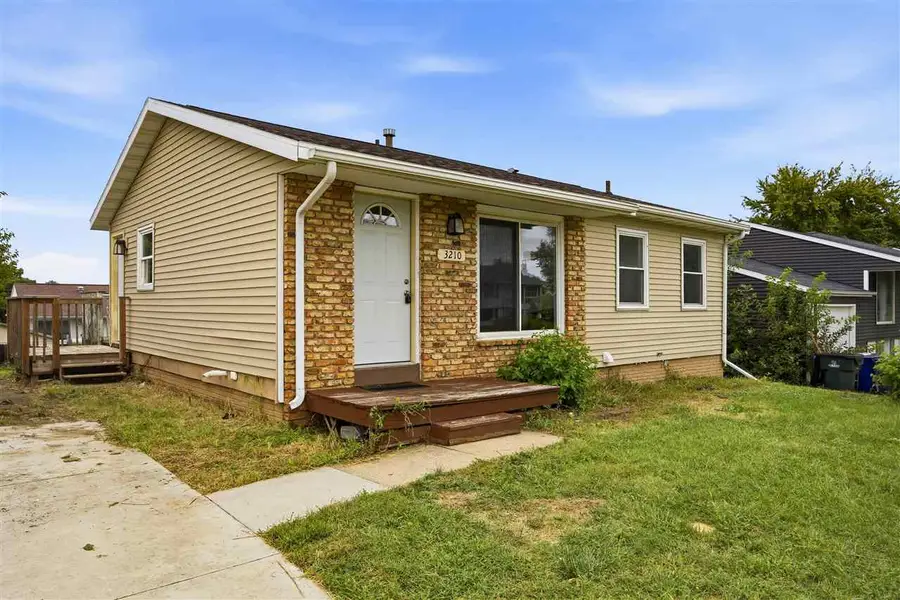 3210 Carriage Dr SW, Cedar Rapids, IA 52404 - #2