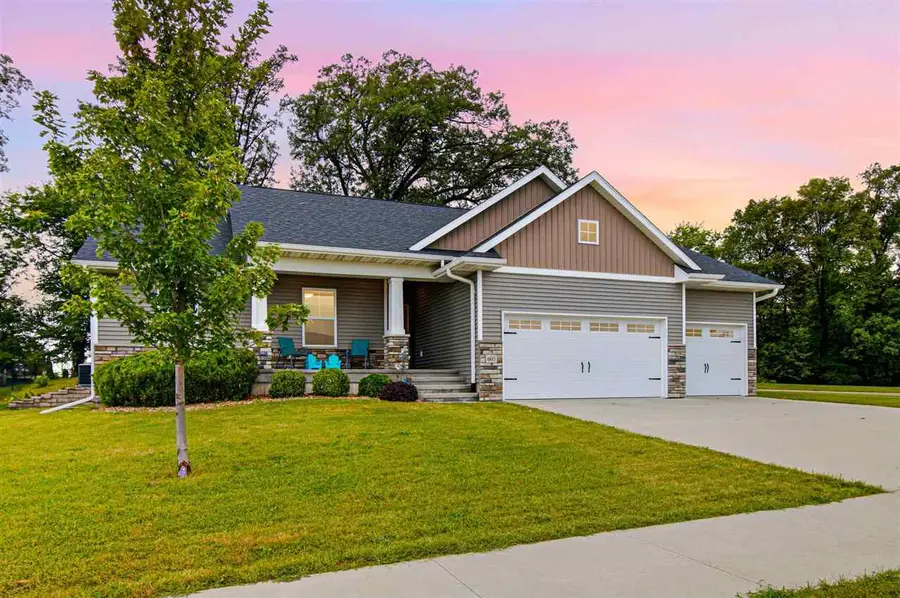 605 Deer View Ave, Tiffin, IA 52340 - #2