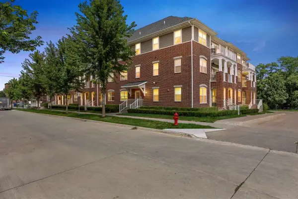 2184 Willenbrock Cir, Iowa City, IA 52245