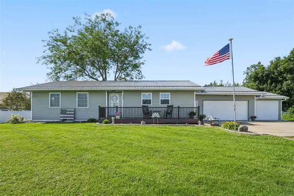 306 4th Avenue, Van Horne, IA 52346