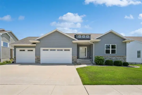 3065 Ridgeview Dr, Ely, IA 52227