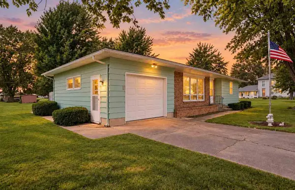 301 S Jefferson St, Brighton, IA 52540
