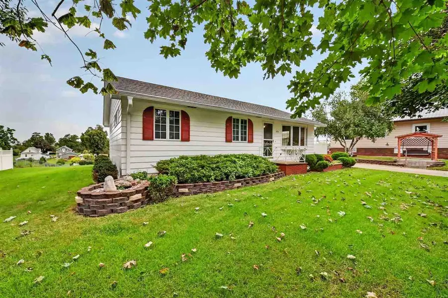 288 SW 28th Ave, Cedar Rapids, IA 52404 - #3