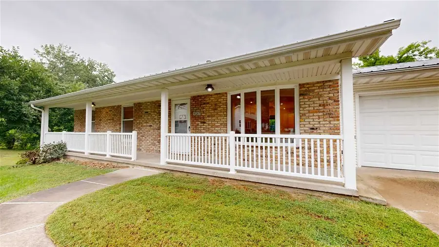 527 Mahaska Ct, Iowa City, IA 52246 - #2