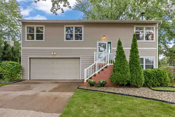 1280 Esther Ct, Iowa City, IA 52240