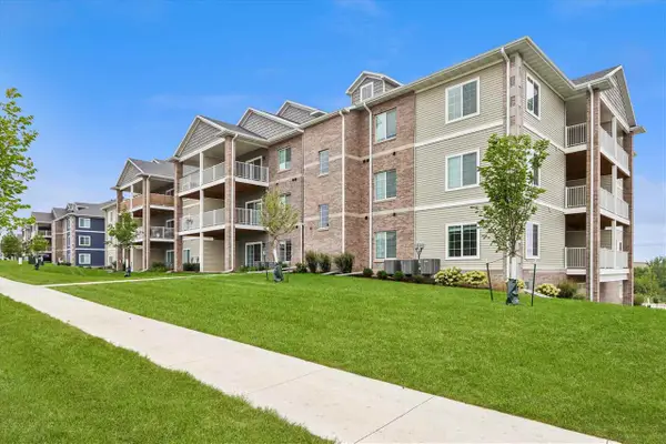 2875 Spring Rose Circle, Coralville, IA 52441