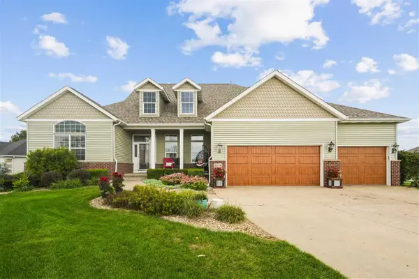 2870 Hunters Ridge Rd, Marion, IA 52302