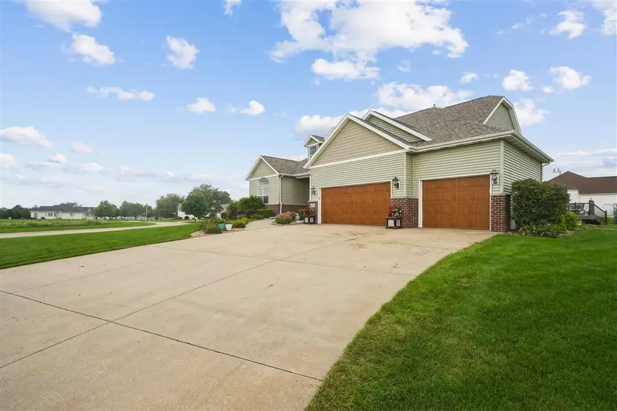 2870 Hunters Ridge Rd, Marion, IA 52302 - #3
